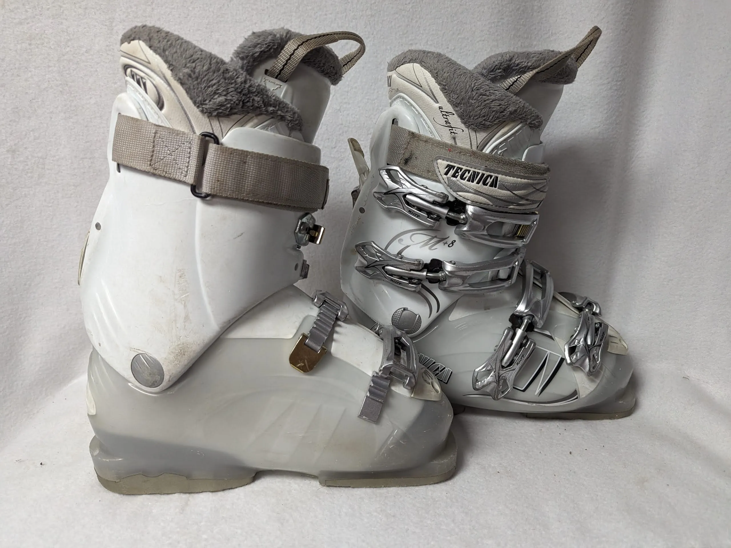 Tecnica Attiva M 8 Women's Ski Boots Size 23.5 Color White Condition Used