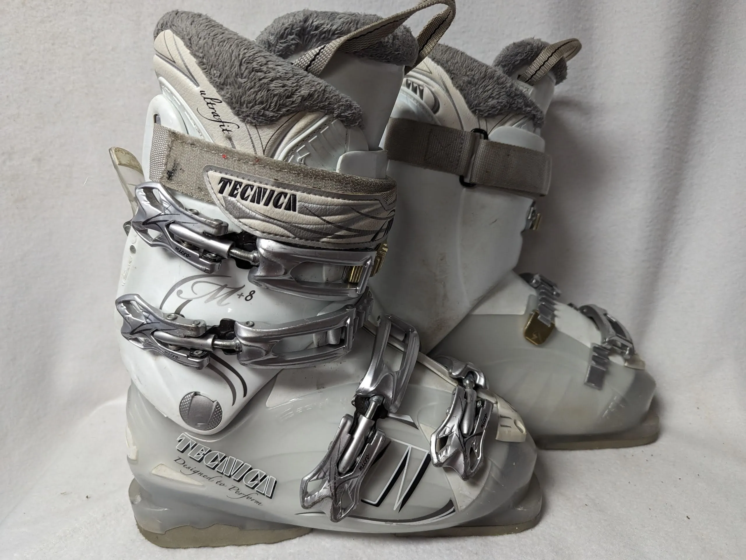 Tecnica Attiva M 8 Women's Ski Boots Size 23.5 Color White Condition Used